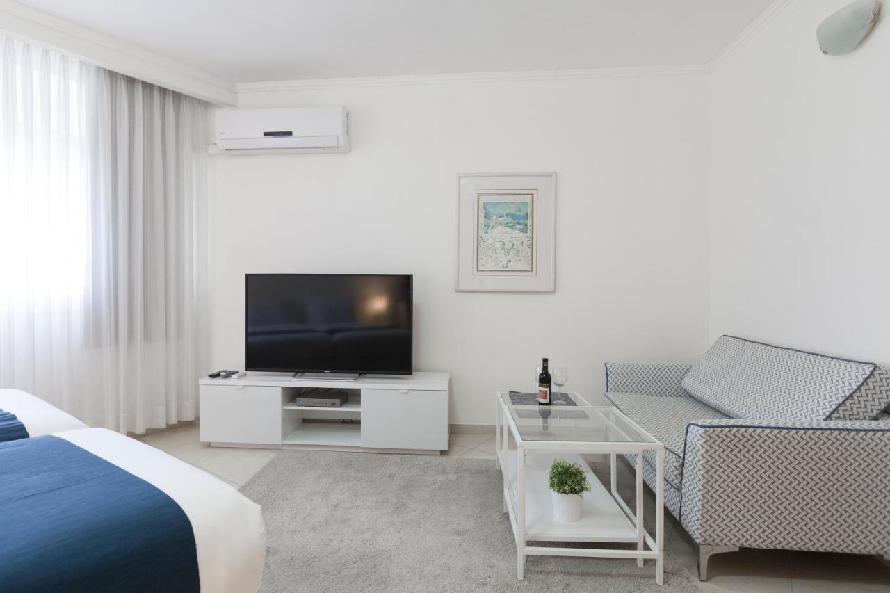 Modern Tlv Aparthotel Tel Aviv Exterior photo